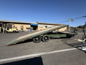 DIAMOND C 8.5 X 24 DET 208 DECK OVER TILT TRAILER(4648)